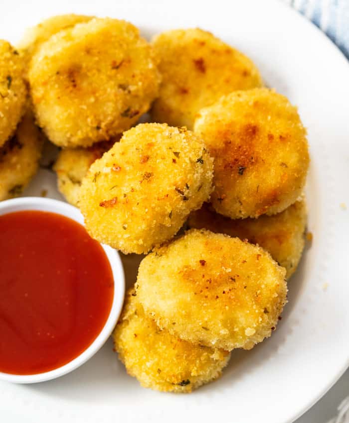Juicy Homemade Chicken Nuggets: Customizable Flavor & Dipping Sauces